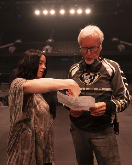 Billie Eilish – Hit Me Hard and Soft (9)