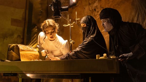 DOKTORKA Z DOMU TRUBAČŮ