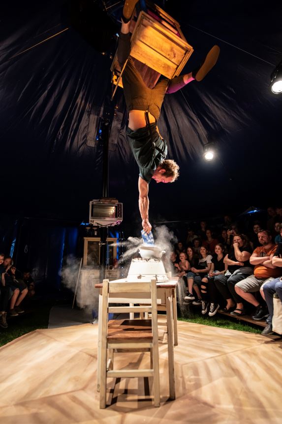 CIRKO HOPLEY: TEACROBAT