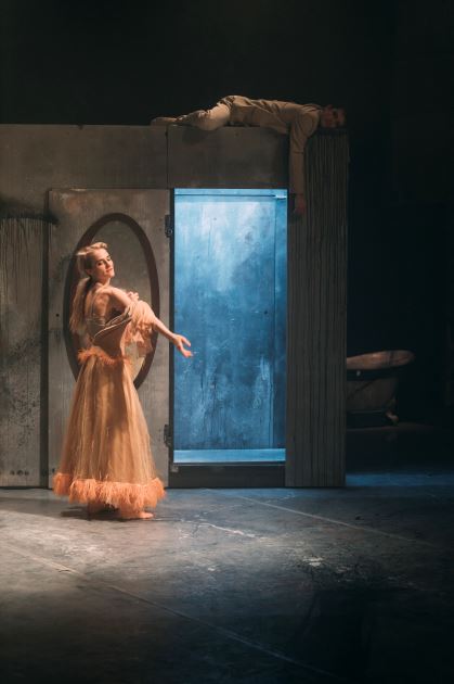 TRAMVAJ DO STANICE TOUHA (1)