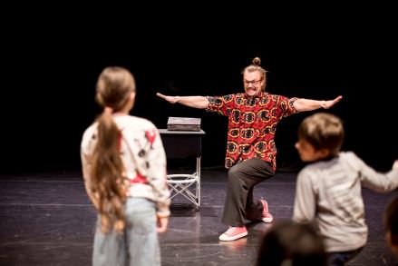 ALEŠ HRDLIČKA: WAA-BA! (1)