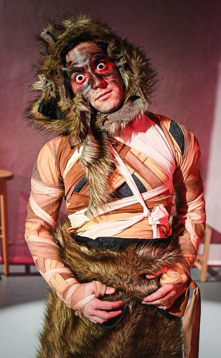 KATEDRA NONVERBÁLNÍHO DIVADLA HAMU: MÁMA ŘEKLA, SKOČ DO KROKODÝLÍ TLAMY